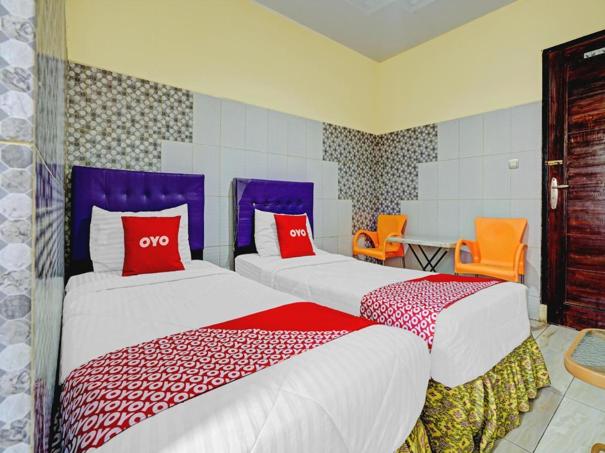 Oyo 90238 Hotel Nusantara Чиребон Экстерьер фото